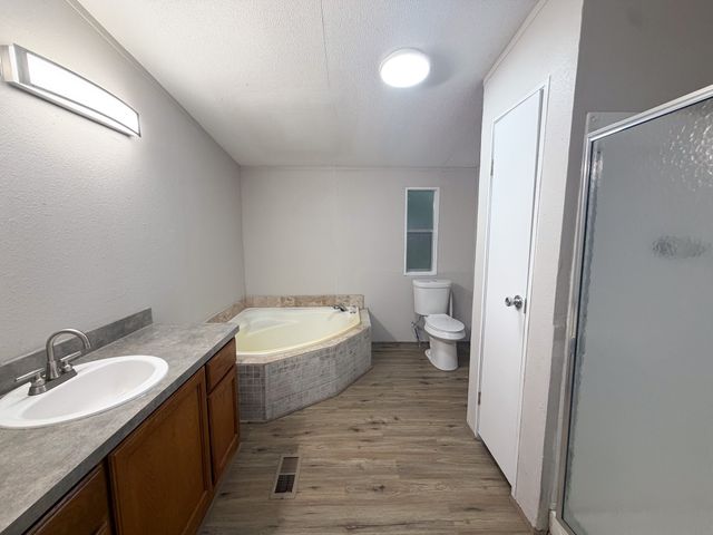 402 E College Avenue, Alvarado, TX 76009