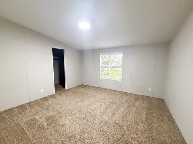 402 E College Avenue, Alvarado, TX 76009