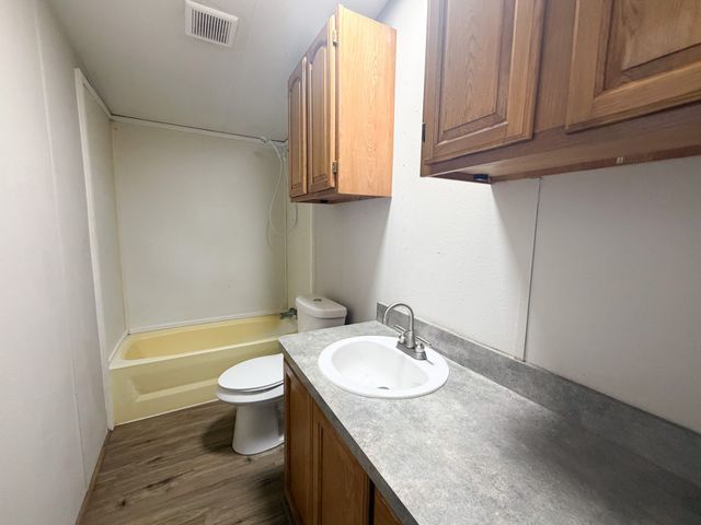 402 E College Avenue, Alvarado, TX 76009