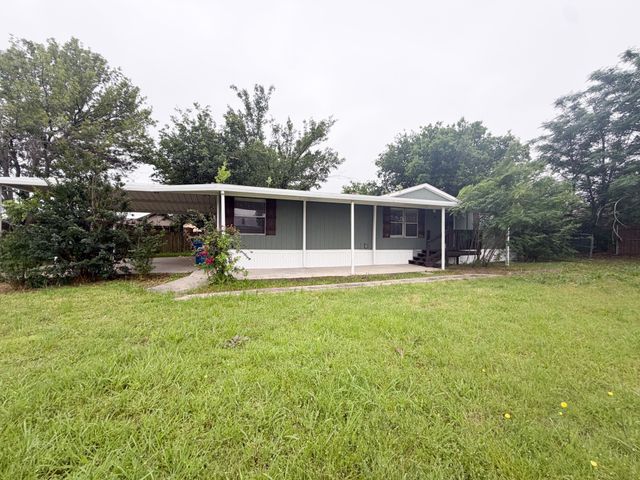 402 E College Avenue, Alvarado, TX 76009