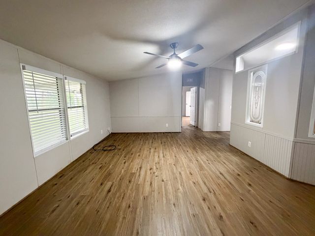 402 E College Avenue, Alvarado, TX 76009