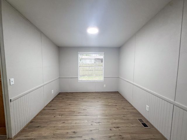 402 E College Avenue, Alvarado, TX 76009