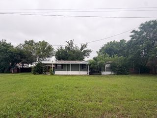 402 E College Avenue, Alvarado, TX 76009