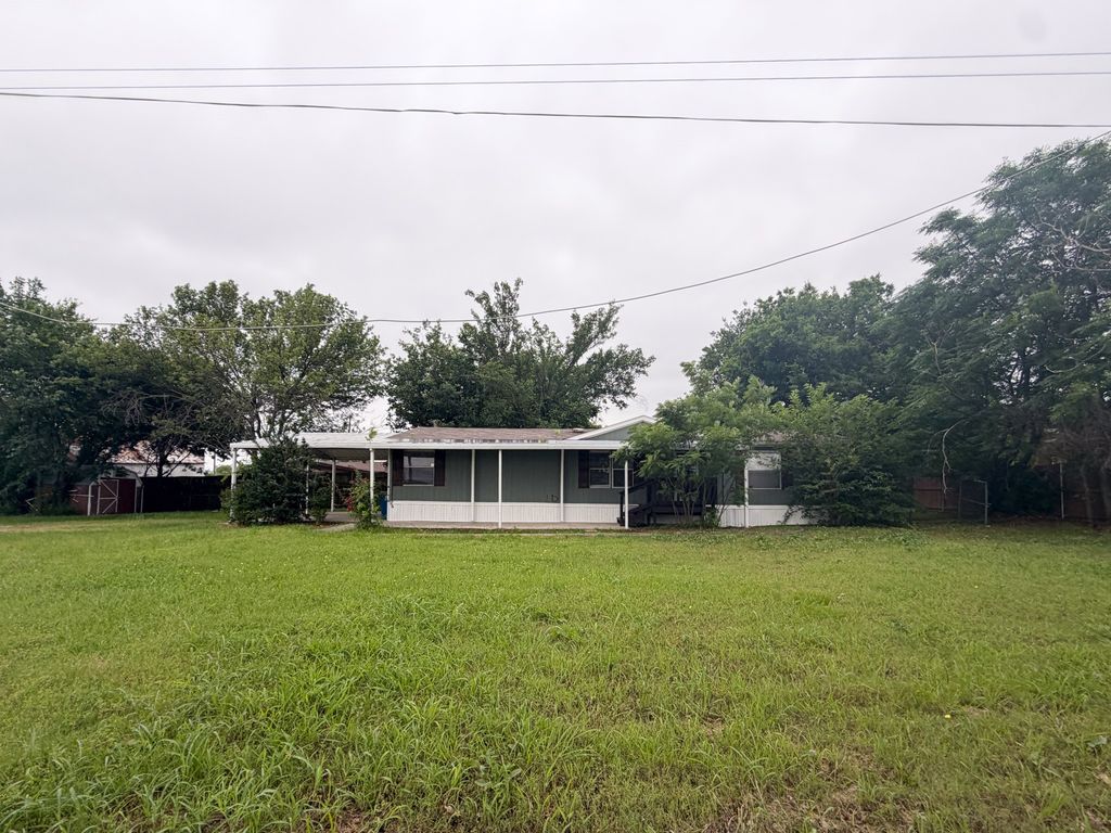 402 E College Avenue, Alvarado, TX 76009