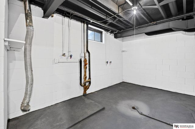 5305 N 45th Street, Omaha, NE 68104
