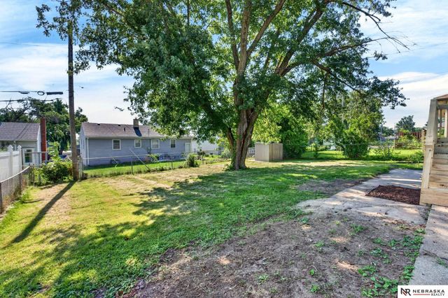 5305 N 45th Street, Omaha, NE 68104
