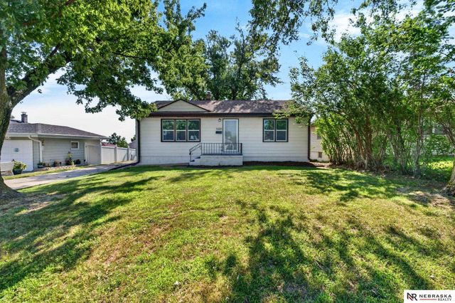 5305 N 45th Street, Omaha, NE 68104