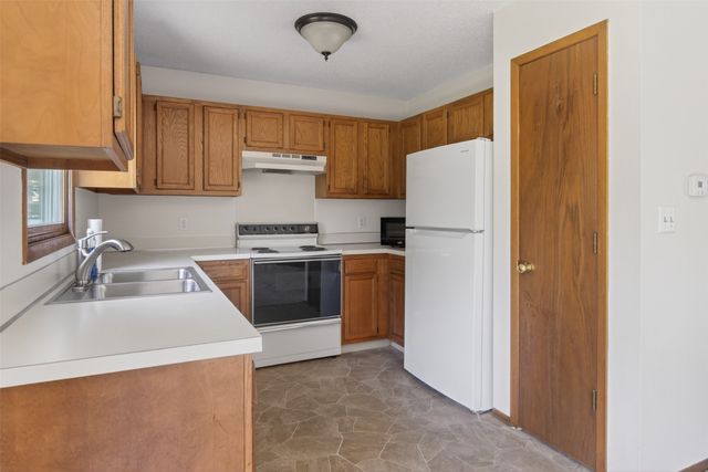 920 9th Avenue NW, Altoona, IA 50009