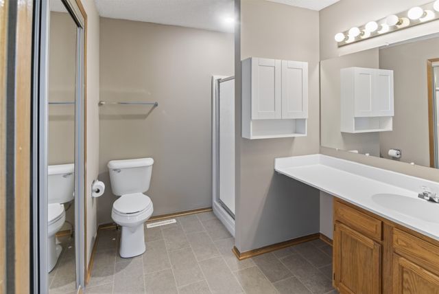 920 9th Avenue NW, Altoona, IA 50009