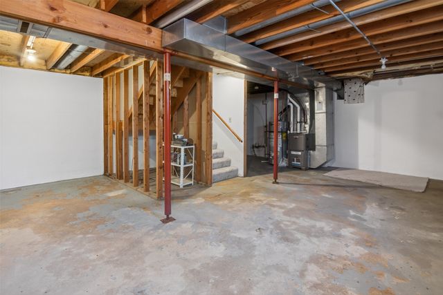 920 9th Avenue NW, Altoona, IA 50009
