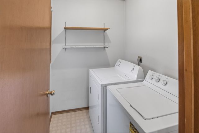 920 9th Avenue NW, Altoona, IA 50009