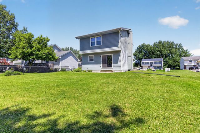 920 9th Avenue NW, Altoona, IA 50009