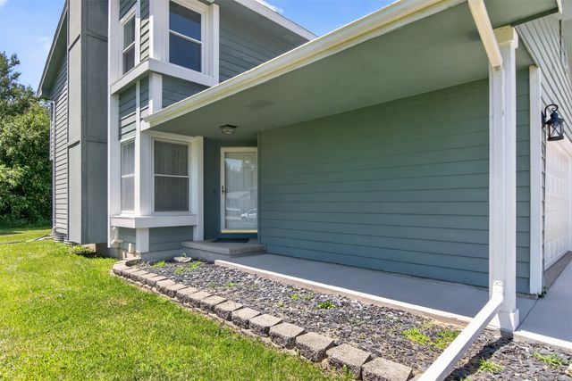 920 9th Avenue NW, Altoona, IA 50009