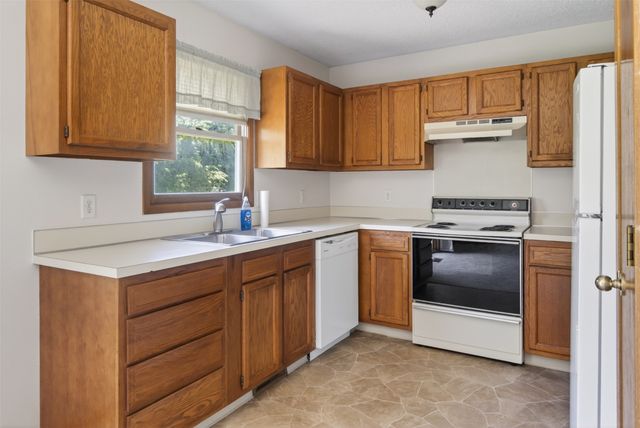 920 9th Avenue NW, Altoona, IA 50009
