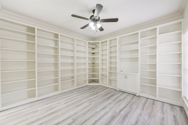 3810 E Peach Hollow Circle, Pearland, TX 77584