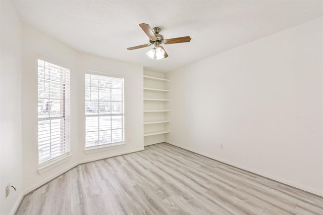 3810 E Peach Hollow Circle, Pearland, TX 77584