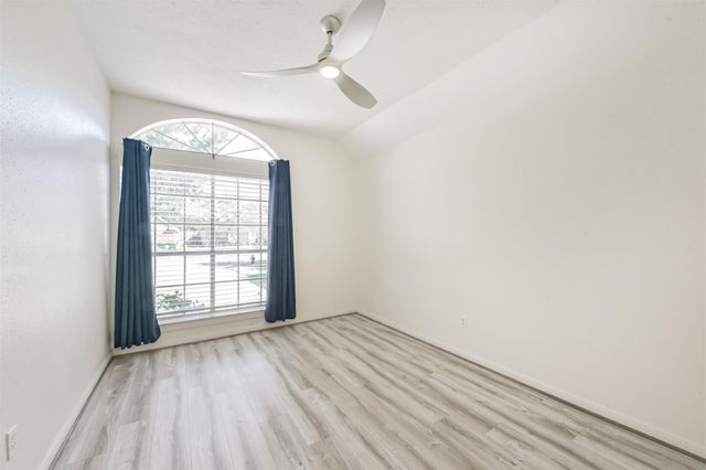 3810 E Peach Hollow Circle, Pearland, TX 77584