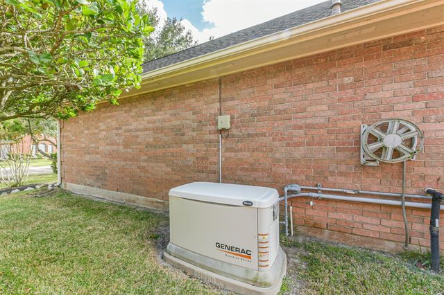 3810 E Peach Hollow Circle, Pearland, TX 77584