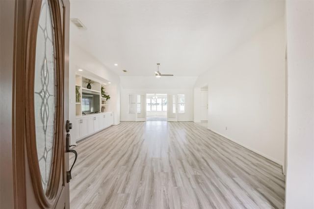 3810 E Peach Hollow Circle, Pearland, TX 77584