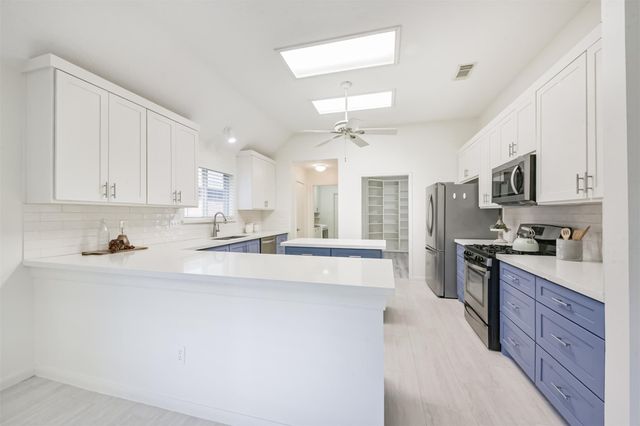 3810 E Peach Hollow Circle, Pearland, TX 77584