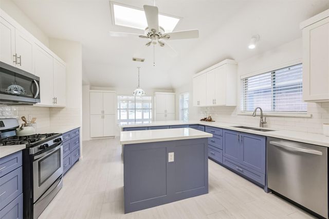 3810 E Peach Hollow Circle, Pearland, TX 77584