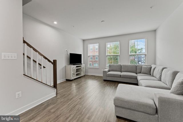 224 S NEWKIRK ST, Baltimore, MD 21224