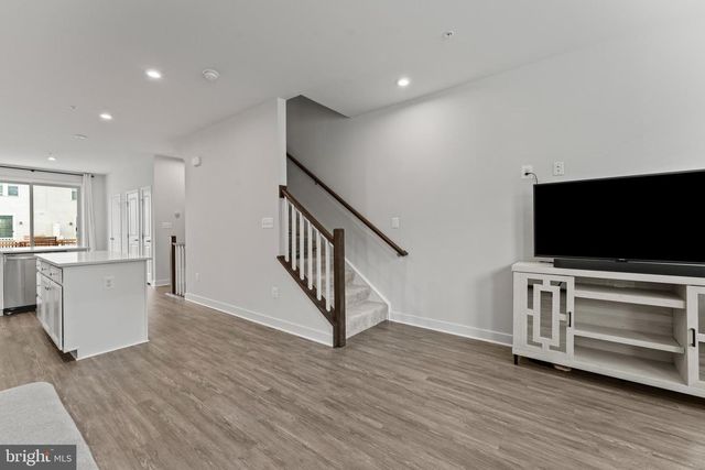 224 S NEWKIRK ST, Baltimore, MD 21224