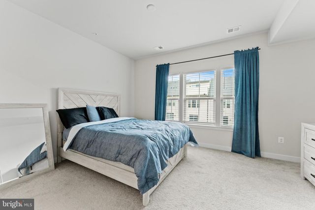 224 S NEWKIRK ST, Baltimore, MD 21224