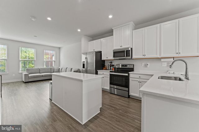 224 S NEWKIRK ST, Baltimore, MD 21224