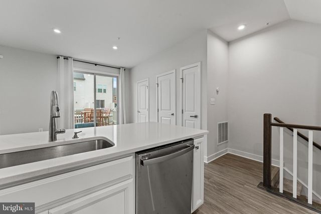 224 S NEWKIRK ST, Baltimore, MD 21224