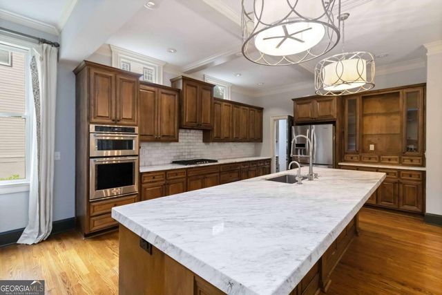 1421 Hedgewood Lane NW, Kennesaw, GA 30152