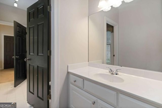 1421 Hedgewood Lane NW, Kennesaw, GA 30152