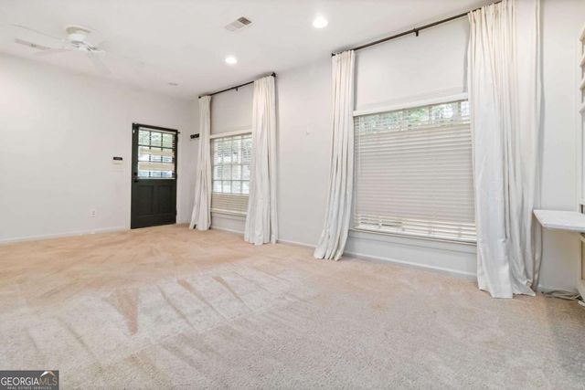 1421 Hedgewood Lane NW, Kennesaw, GA 30152