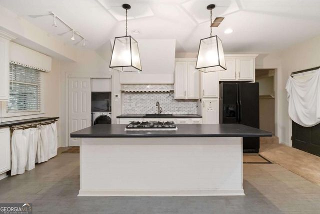 1421 Hedgewood Lane NW, Kennesaw, GA 30152