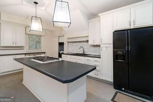 1421 Hedgewood Lane NW, Kennesaw, GA 30152