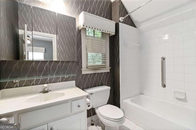 1421 Hedgewood Lane NW, Kennesaw, GA 30152