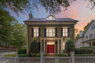 1421 Hedgewood Lane NW, Kennesaw, GA 30152