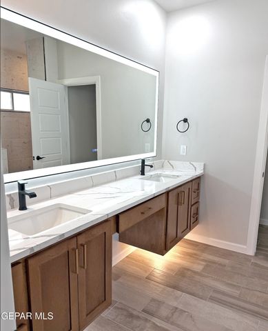 6053 ZINC HILL Street, Santa Teresa, NM 88008