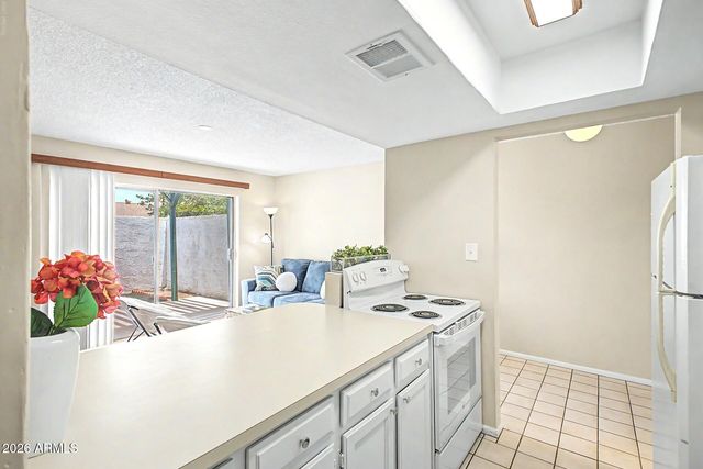 8576 E INDIAN SCHOOL Road G, Scottsdale, AZ 85251