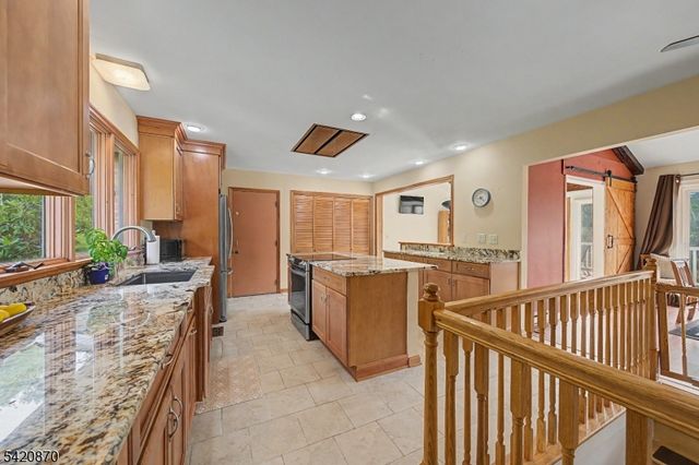 135 W Mountain Rd, Sparta Twp., NJ 07871
