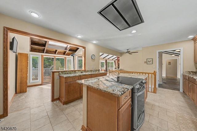 135 W Mountain Rd, Sparta Twp., NJ 07871