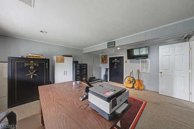 135 W Mountain Rd, Sparta Twp., NJ 07871