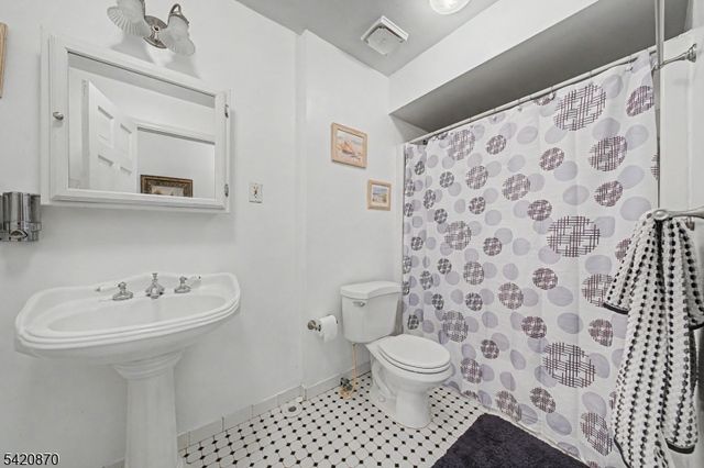 135 W Mountain Rd, Sparta Twp., NJ 07871