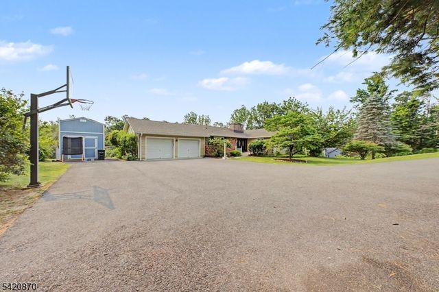 135 W Mountain Rd, Sparta Twp., NJ 07871