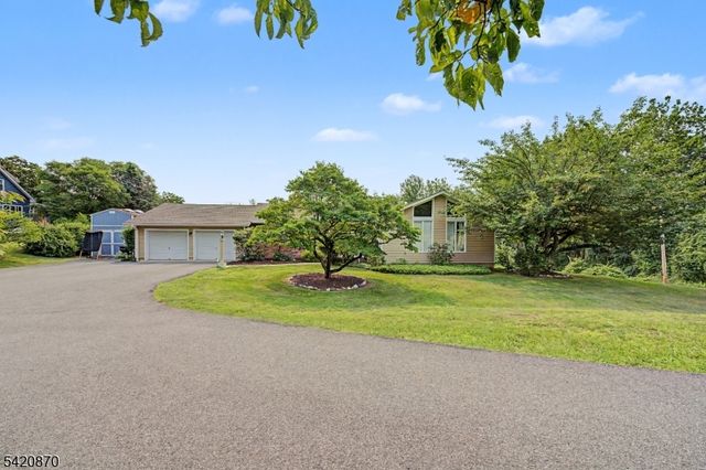 135 W Mountain Rd, Sparta Twp., NJ 07871