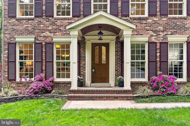1563 HARPERS COVE LN, Reston, VA 20194
