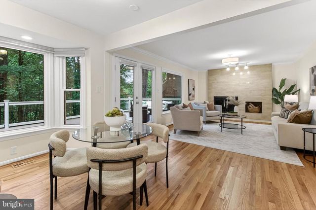 1563 HARPERS COVE LN, Reston, VA 20194