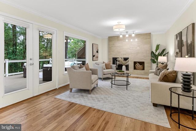 1563 HARPERS COVE LN, Reston, VA 20194