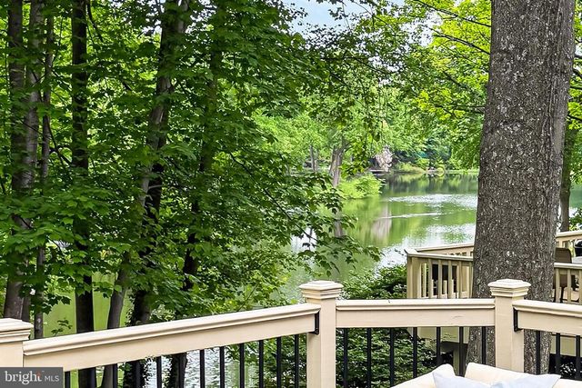 1563 HARPERS COVE LN, Reston, VA 20194