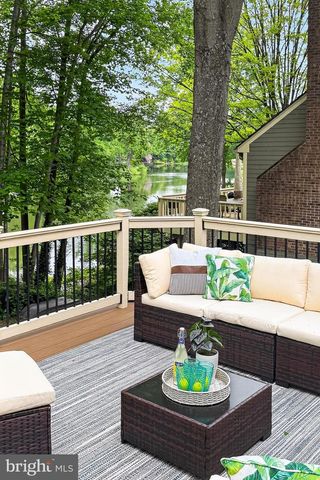 1563 HARPERS COVE LN, Reston, VA 20194